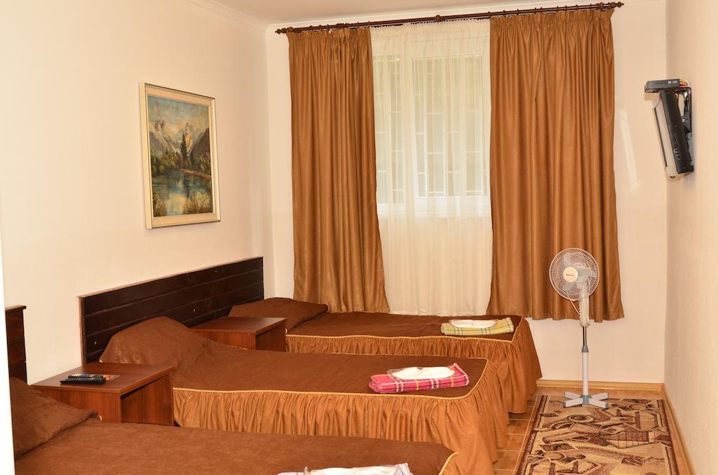 Hotel Acorn Irpień Zewnętrze zdjęcie