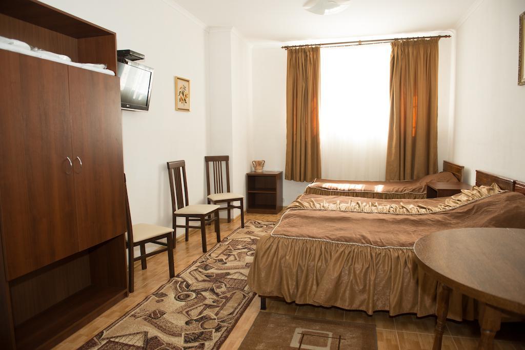 Hotel Acorn Irpień Pokój zdjęcie