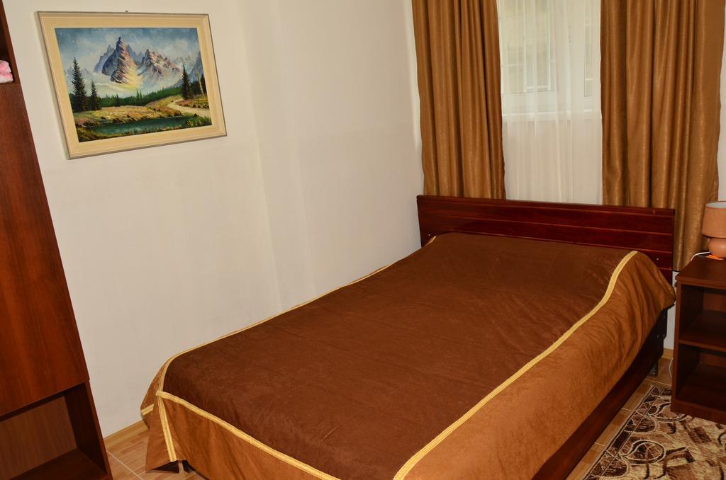 Hotel Acorn Irpień Zewnętrze zdjęcie